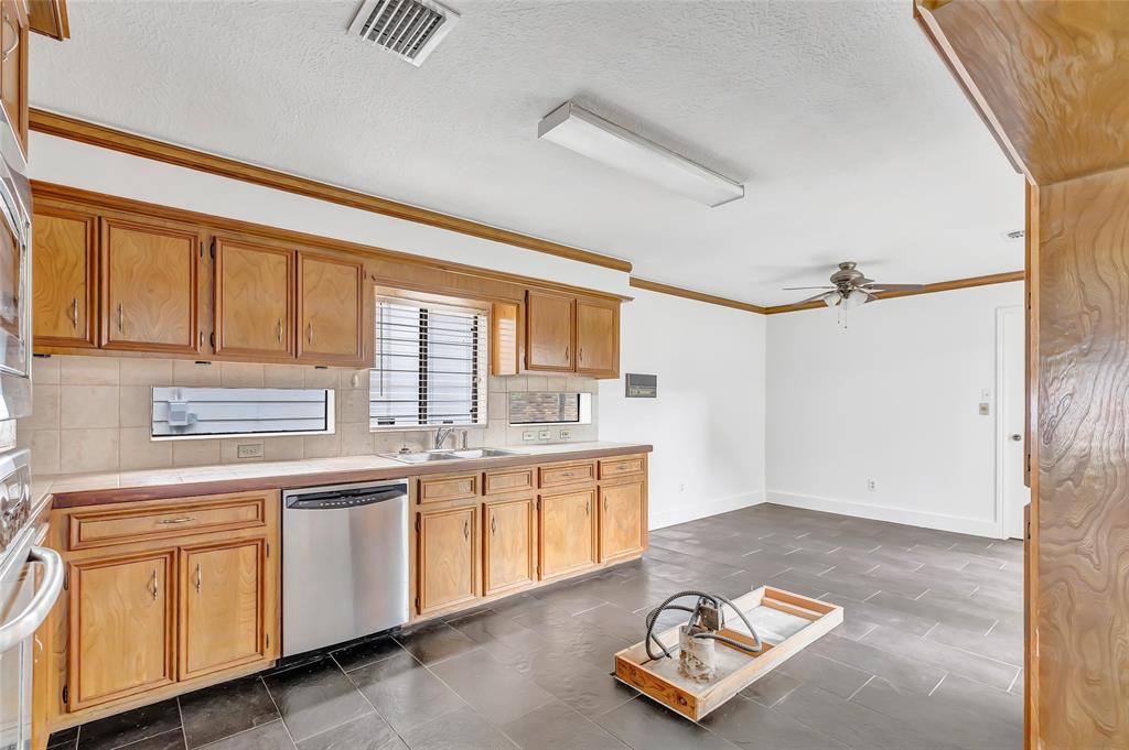 20134 Atascocita Shores Drive, Humble, Texas image 15