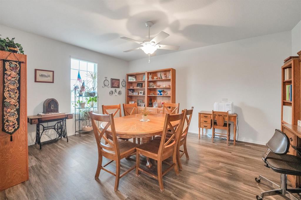 2114 Lost Timbers Drive, Conroe, Texas image 18