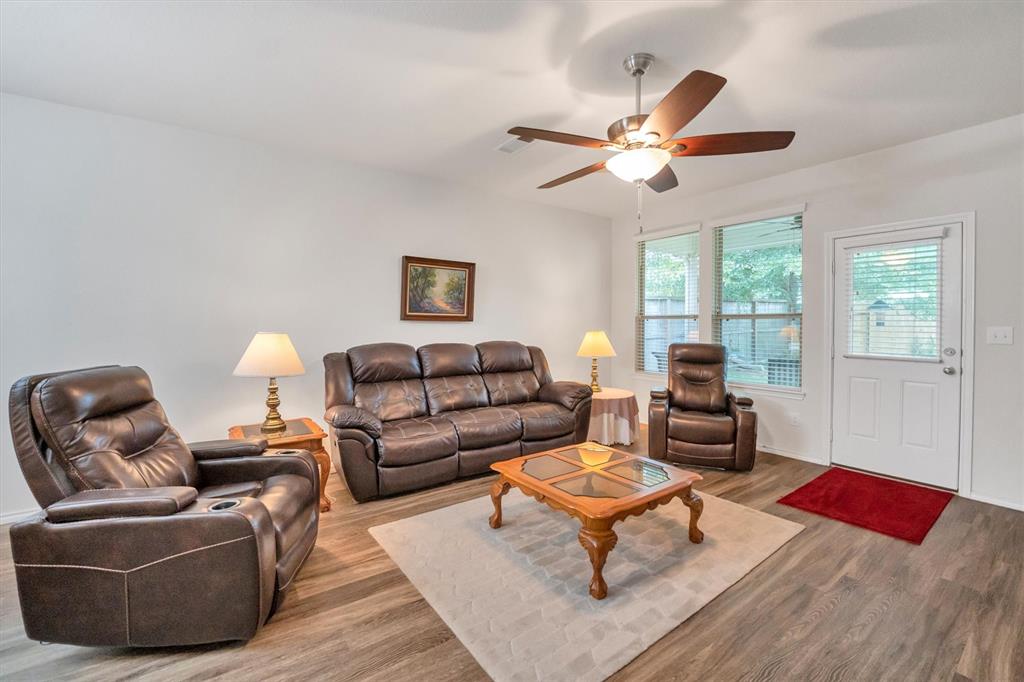 2114 Lost Timbers Drive, Conroe, Texas image 6