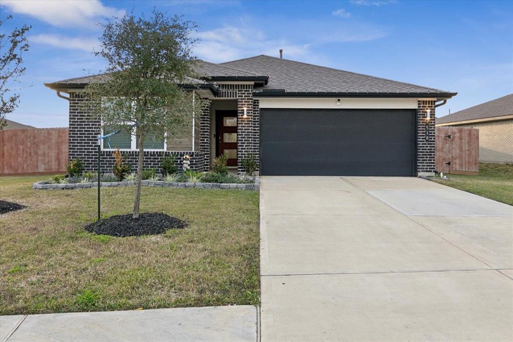 518 Rain Cloud Drive, Baytown, Texas image 24