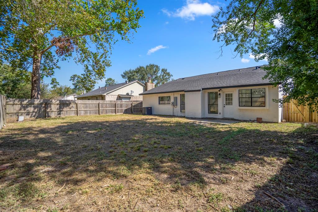 23823 Lestergate Drive, Spring, Texas image 9