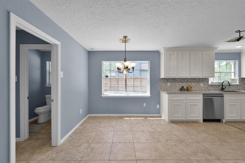 562 Brandon Road, Conroe, Texas image 11