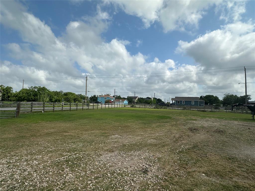 844 17th Street, Dickinson, Texas image 4