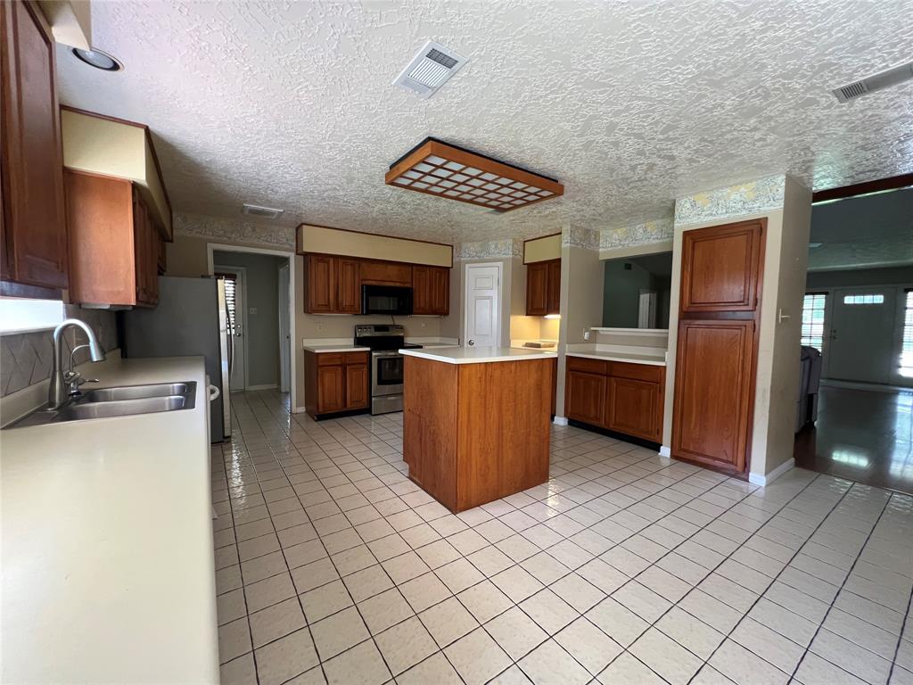 101 Willowbend Street, Huntsville, Texas image 8