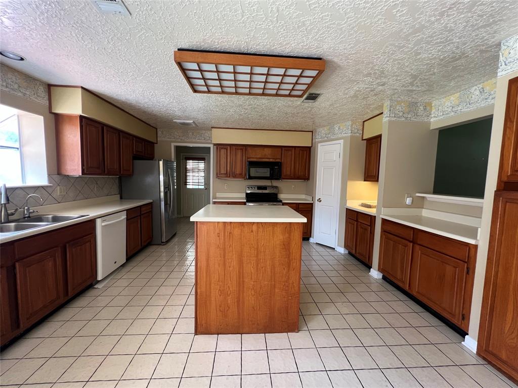 101 Willowbend Street, Huntsville, Texas image 7