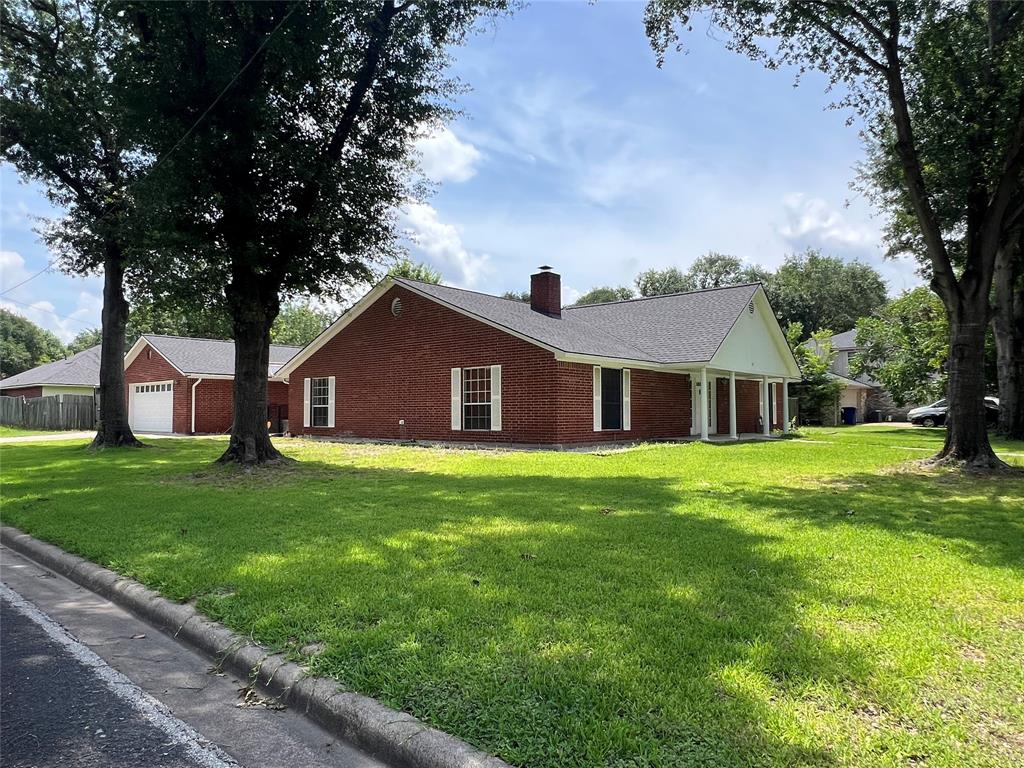 101 Willowbend Street, Huntsville, Texas image 2