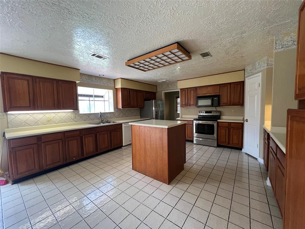 101 Willowbend Street, Huntsville, Texas image 9