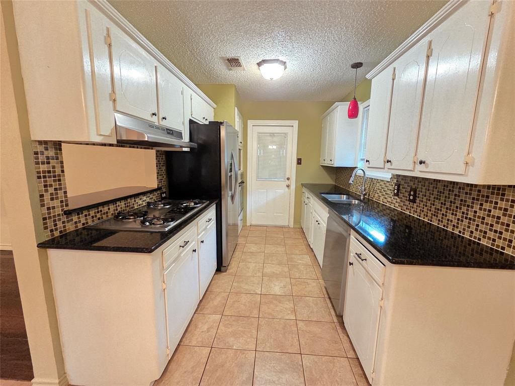 11902 25th Street, Santa Fe, Texas image 6