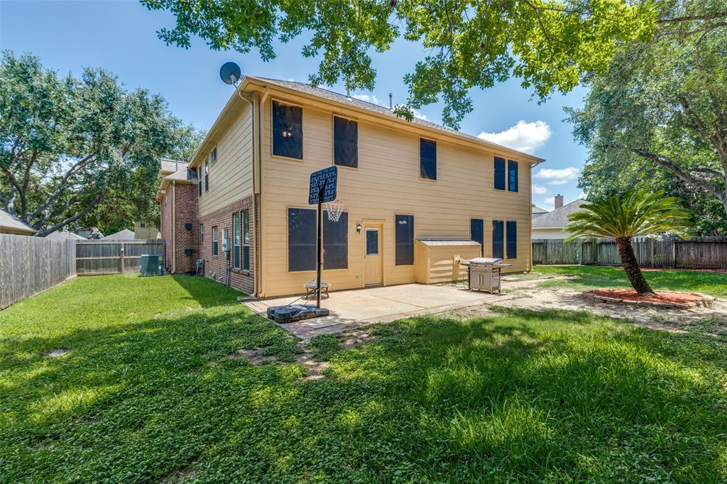 8106 Meadow Pond Drive, Missouri City, Texas image 35