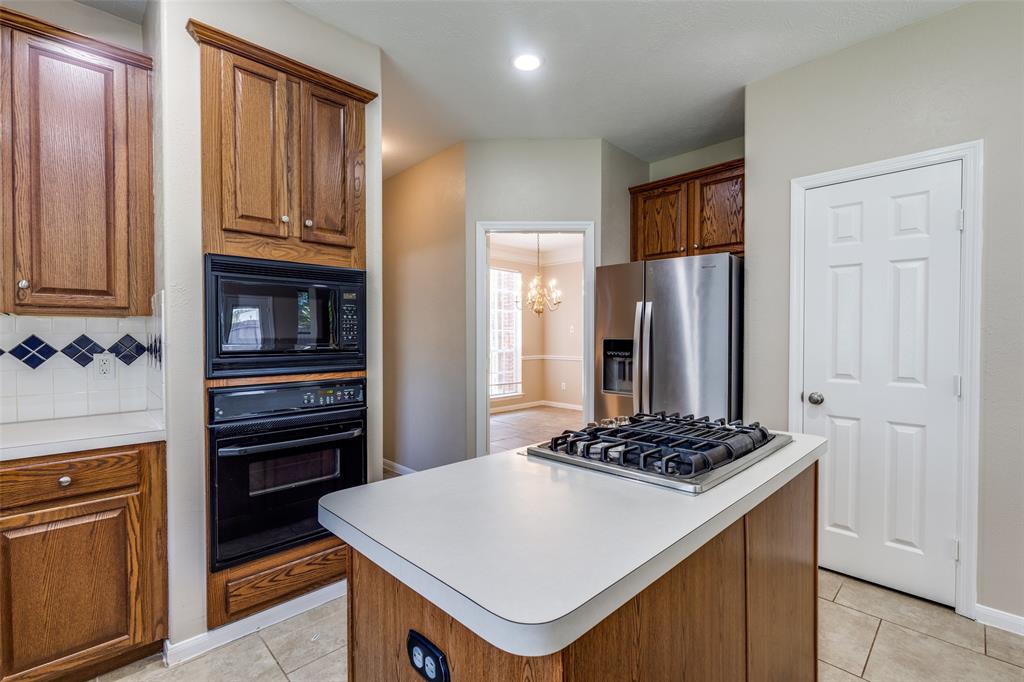 8106 Meadow Pond Drive, Missouri City, Texas image 16