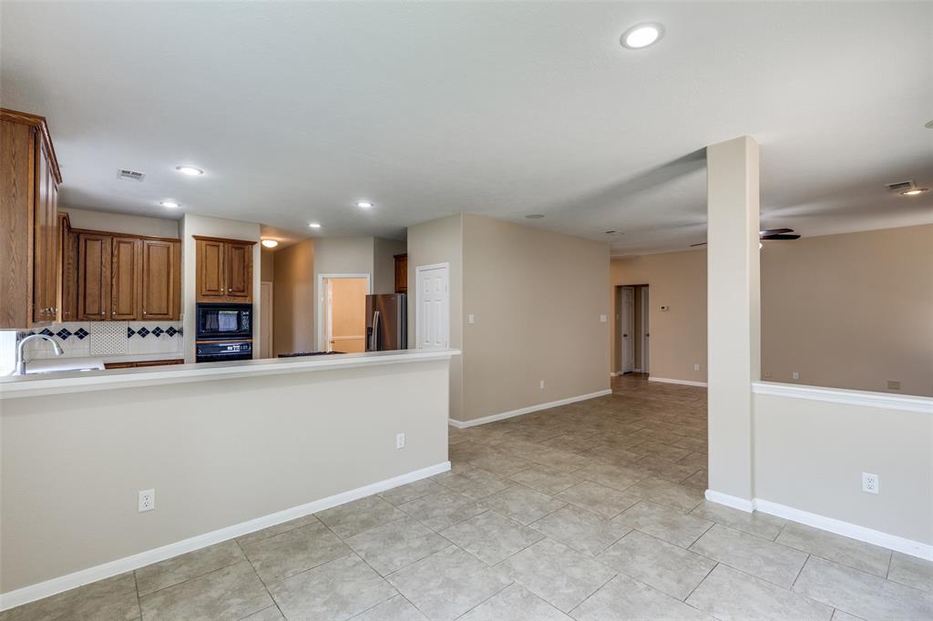 8106 Meadow Pond Drive, Missouri City, Texas image 12