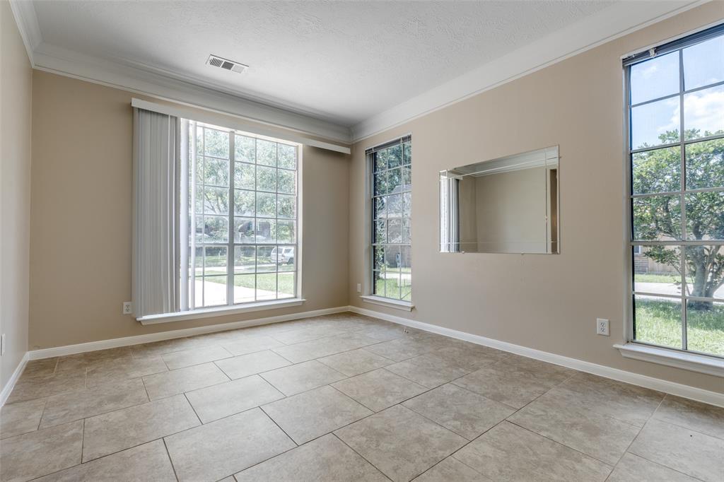 8106 Meadow Pond Drive, Missouri City, Texas image 7