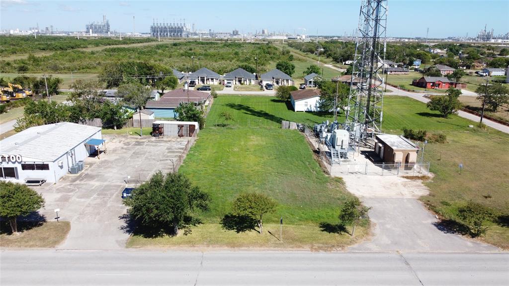 116 S Gulf Boulevard, Freeport, Texas image 1