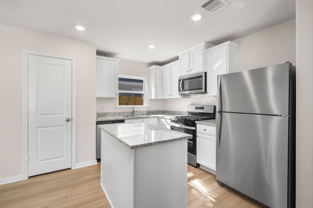 377 Tejas Trail, Waller, Texas image 3
