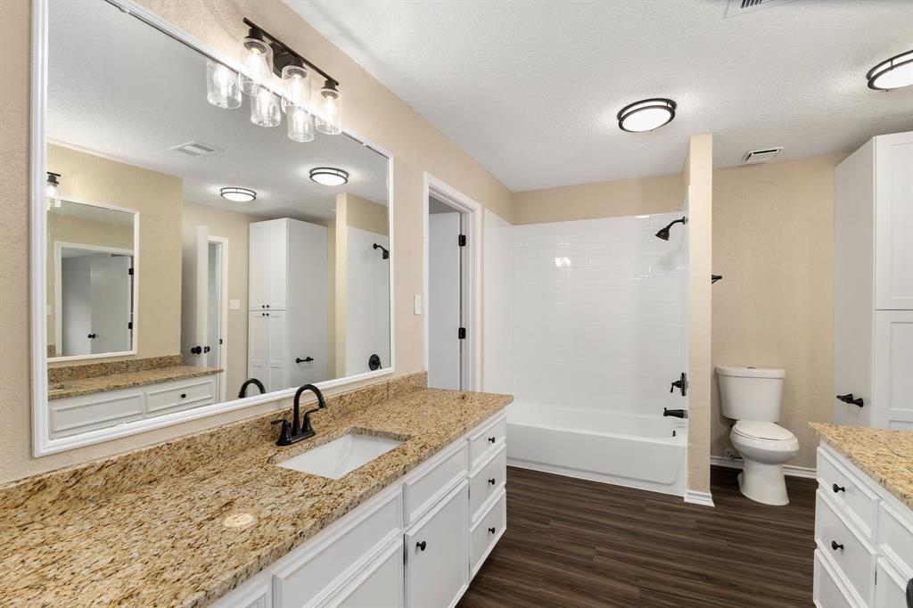 30 Colony Square, Angleton, Texas image 28
