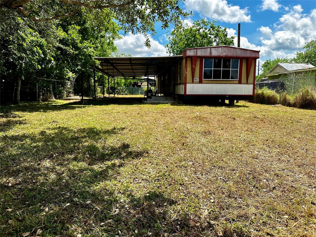 209 Osage Street, Refugio, Texas image 4