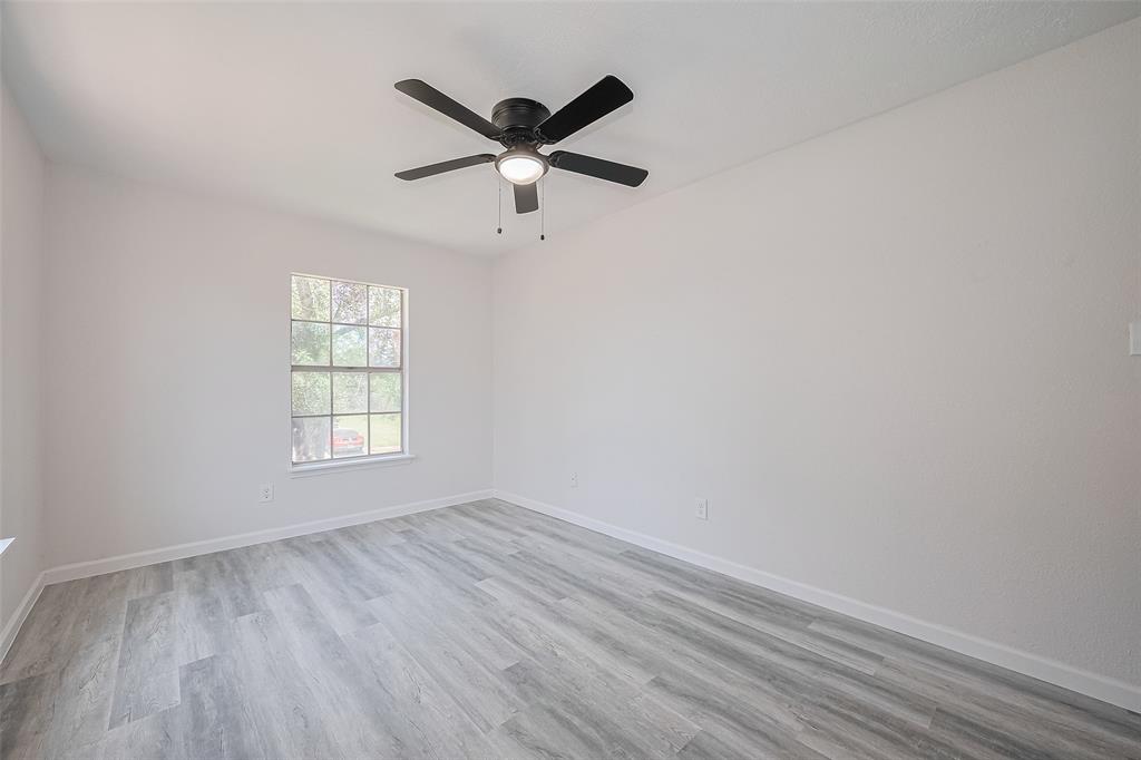 413 E Castle Harbour Drive, Friendswood, Texas image 36