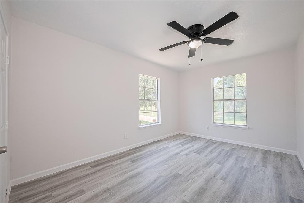 413 E Castle Harbour Drive, Friendswood, Texas image 35