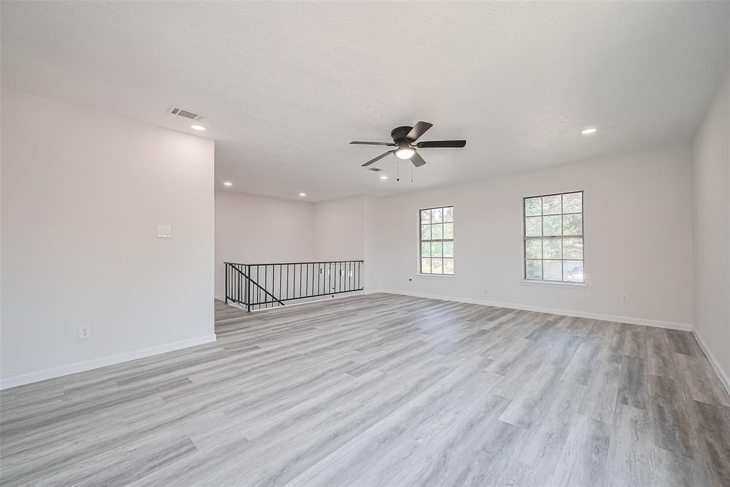 413 E Castle Harbour Drive, Friendswood, Texas image 12