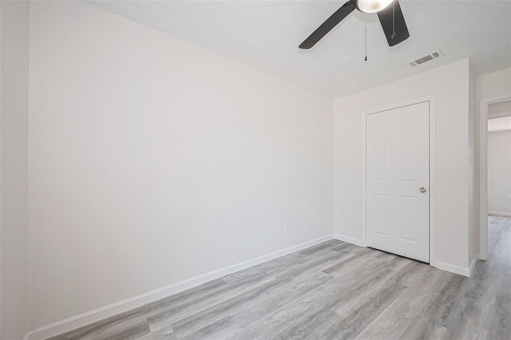 413 E Castle Harbour Drive, Friendswood, Texas image 40