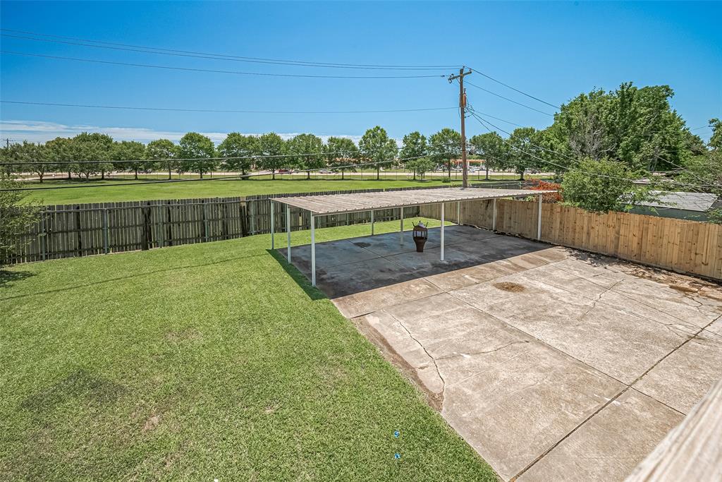 413 E Castle Harbour Drive, Friendswood, Texas image 45