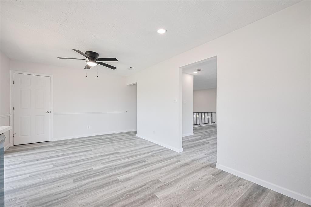 413 E Castle Harbour Drive, Friendswood, Texas image 16