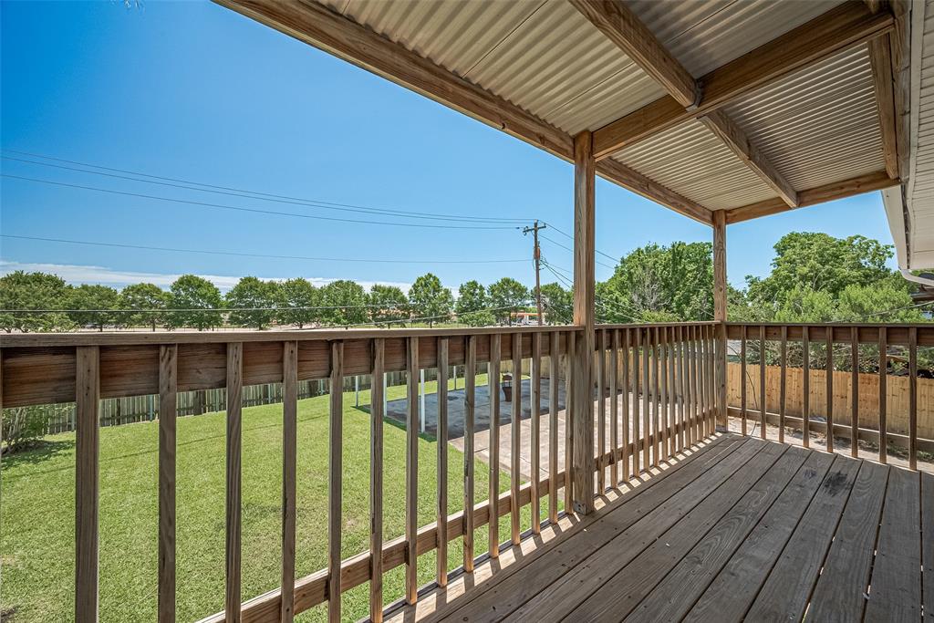 413 E Castle Harbour Drive, Friendswood, Texas image 43