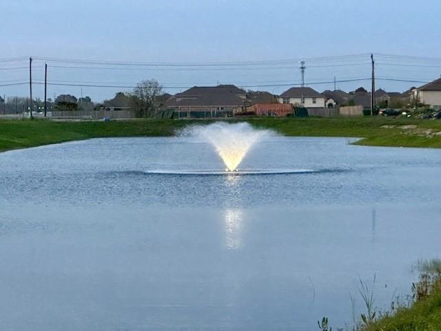652 Woodhaven Lakes Drive, La Marque, Texas image 14