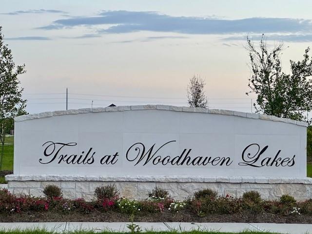 652 Woodhaven Lakes Drive, La Marque, Texas image 11