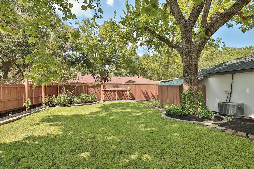 16110 Saint Helier Street, Jersey Village, Texas image 40