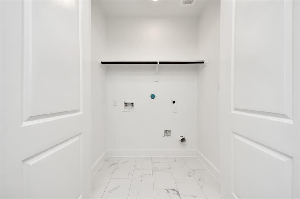 4324 Avron Drive, Stafford, Texas image 18
