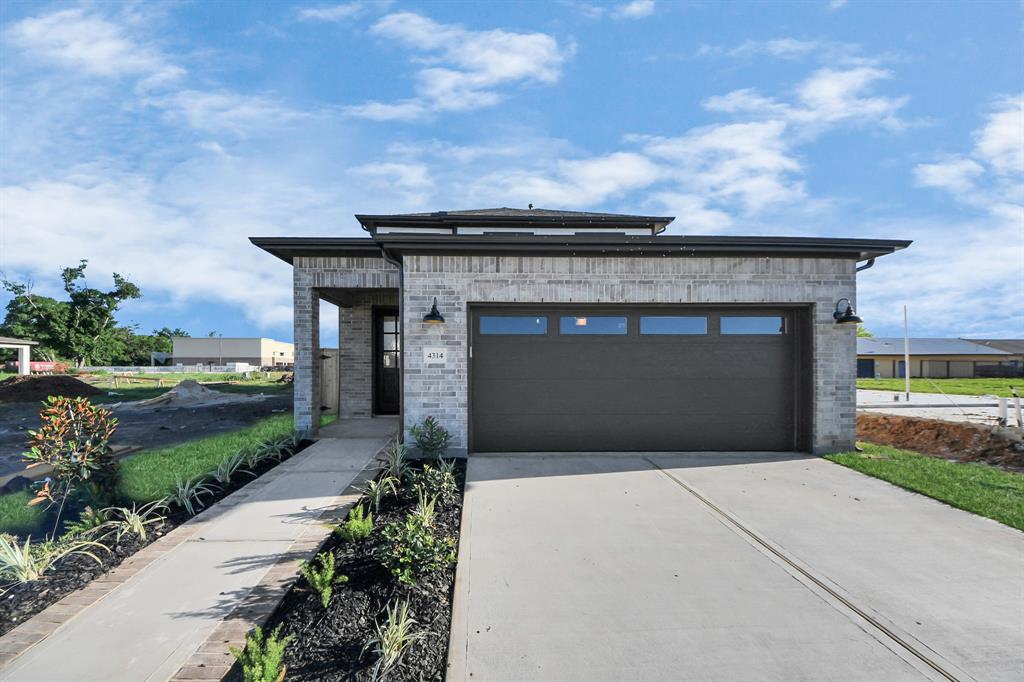 4324 Avron Drive, Stafford, Texas image 2