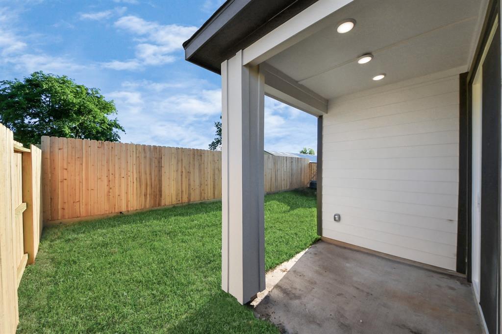 4324 Avron Drive, Stafford, Texas image 39