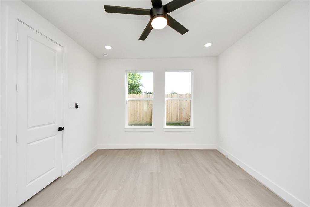4324 Avron Drive, Stafford, Texas image 19