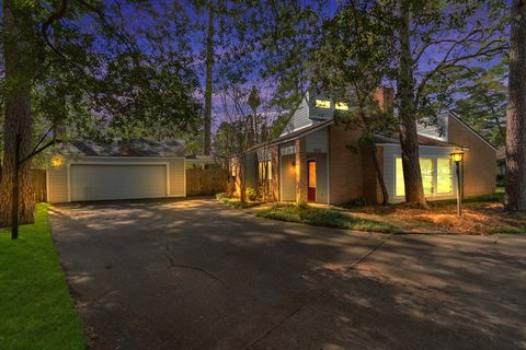 902 Golden Bear Lane Houston TX 77339