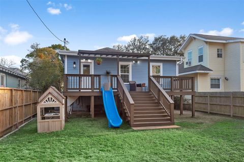 Single Family Residence in Galveston TX 3610 Avenue P 1/2 33.jpg