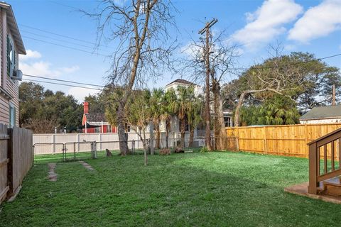 Single Family Residence in Galveston TX 3610 Avenue P 1/2 34.jpg