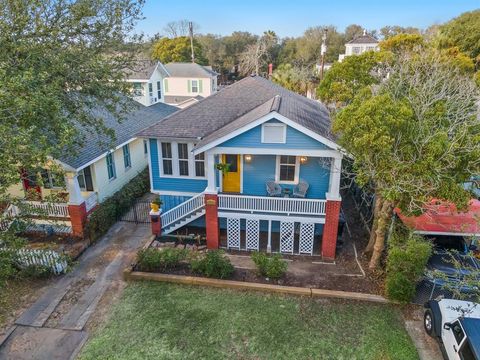 Single Family Residence in Galveston TX 3610 Avenue P 1/2 3.jpg