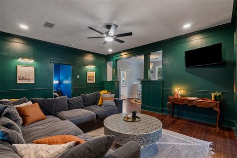 Single Family Residence in Galveston TX 3610 Avenue P 1/2 12.jpg