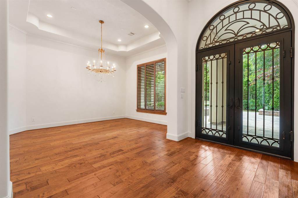 3 Maroon Creek Court