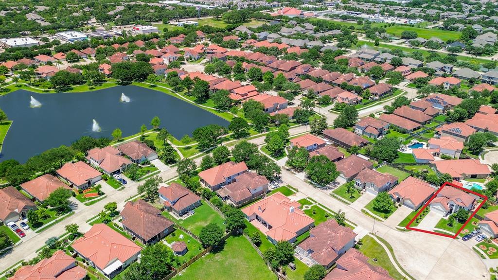 11 Spyglass Court, Jersey Village, Texas image 2