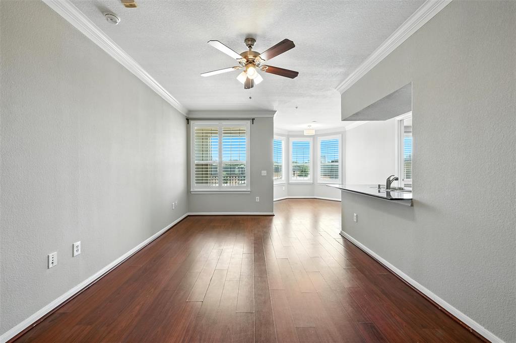7575 Kirby Drive 2204