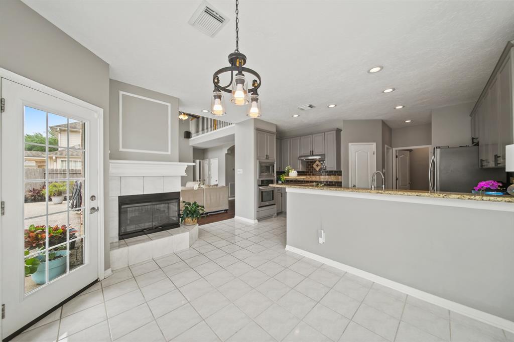 2112 Palm Castle Drive, League City, Texas image 19