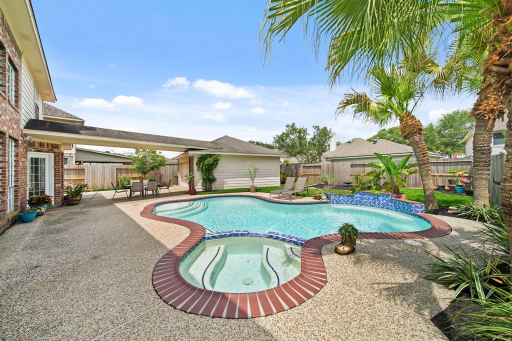 2112 Palm Castle Drive, League City, Texas image 5