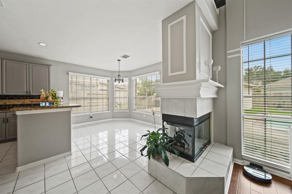 2112 Palm Castle Drive, League City, Texas image 27