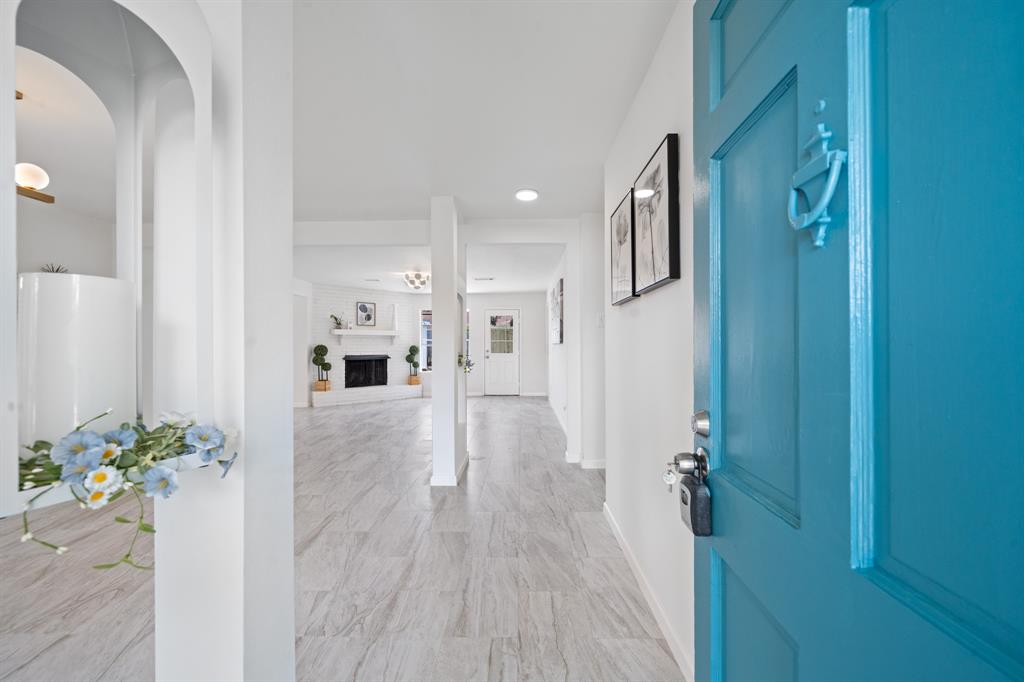 11723 N Willowdale Circle, Houston, Texas image 5
