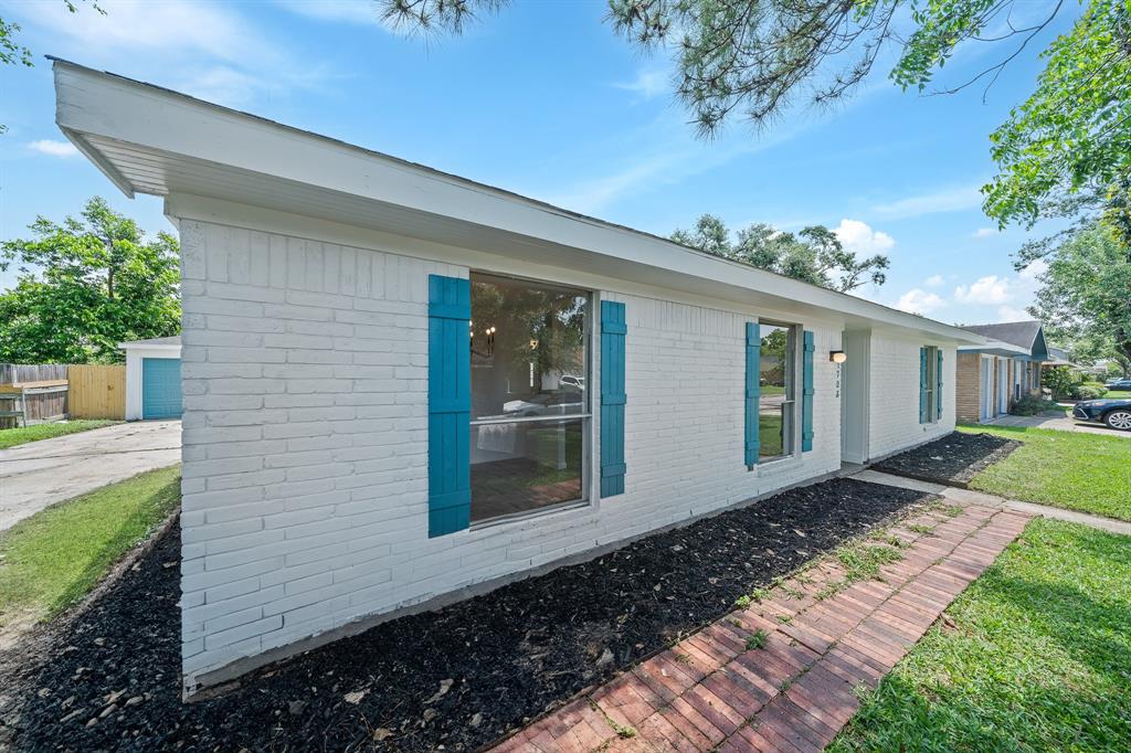 11723 N Willowdale Circle, Houston, Texas image 3