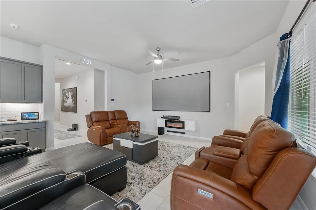 14209 Castolon Court, Conroe, Texas image 6