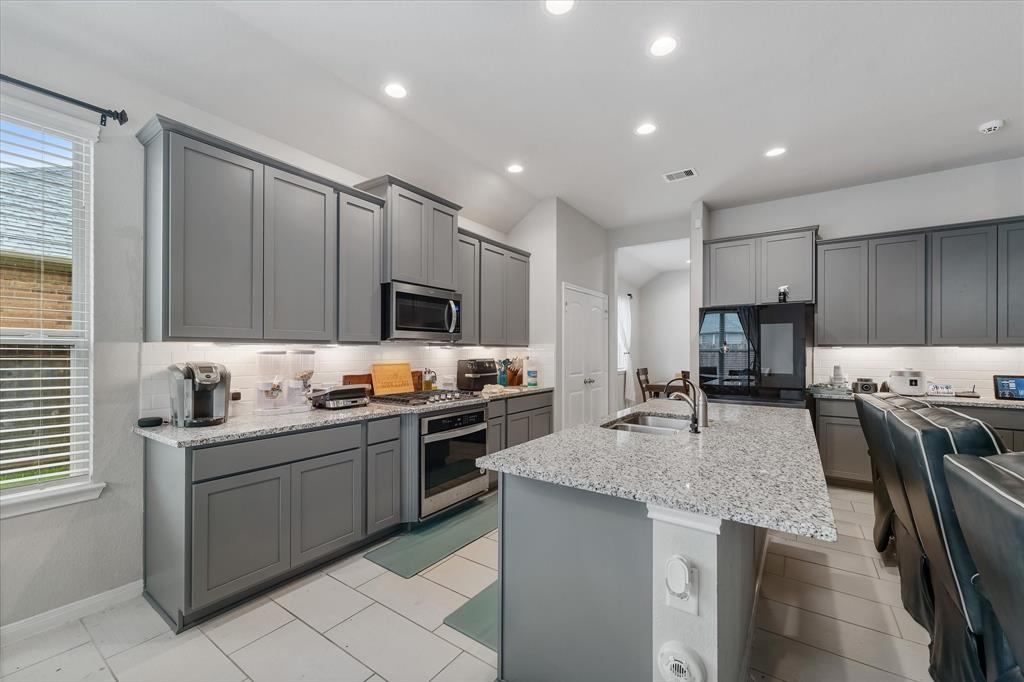 14209 Castolon Court, Conroe, Texas image 9