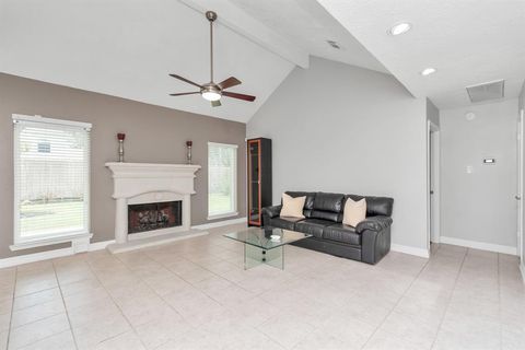 Single Family Residence in Houston TX 9922 Pale Star Drive 7.jpg